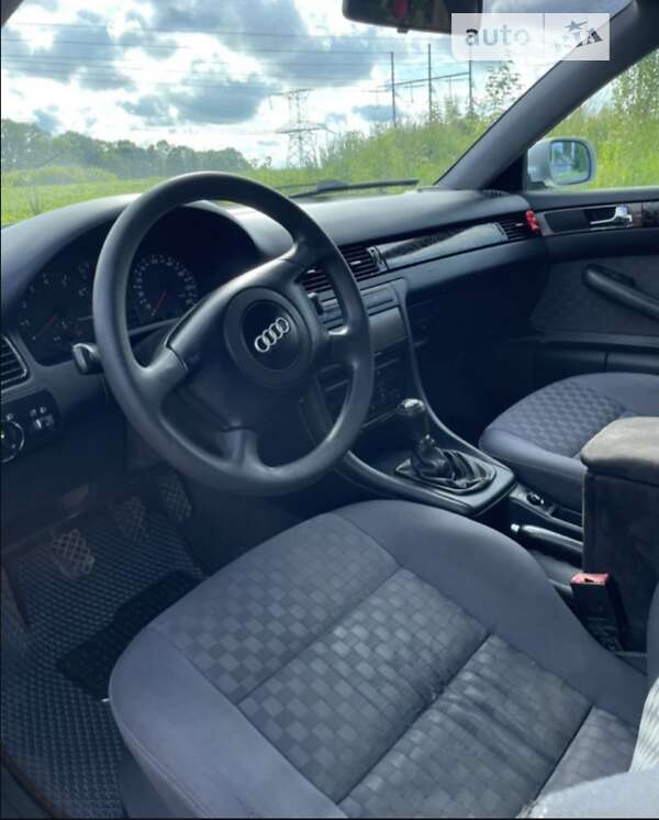 Седан Audi A6 1997 в Золочеве