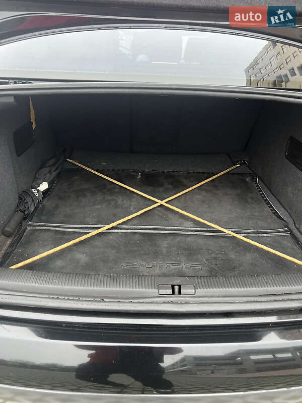 Седан Audi A6 2000 в Львове