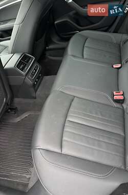 Седан Audi A6 2022 в 