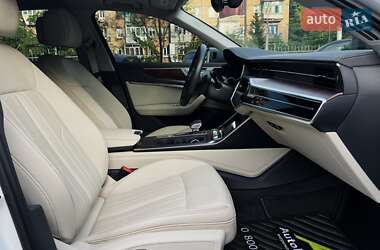 Седан Audi A6 2019 в 