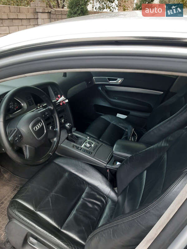 Седан Audi A6 2004 в Вознесенске