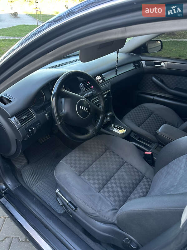 Седан Audi A6 2002 в Звягеле