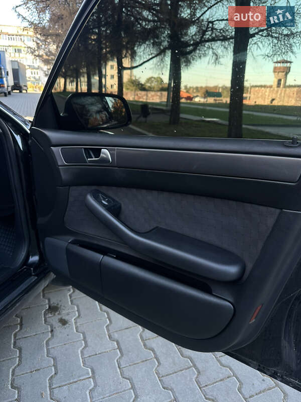 Седан Audi A6 2002 в Звягеле