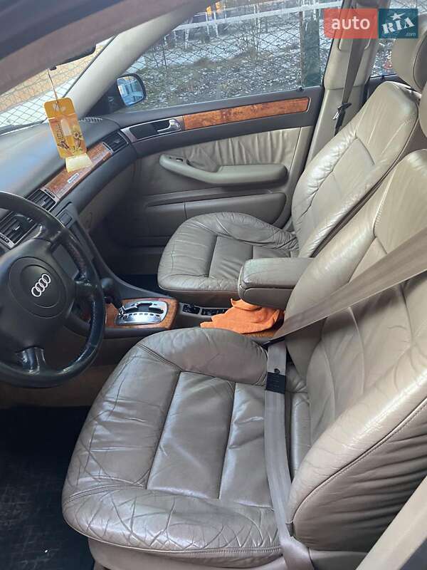 Седан Audi A6 1998 в Дубровице