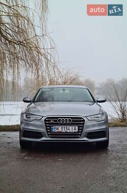 Седан Audi A6 2013 в Ровно