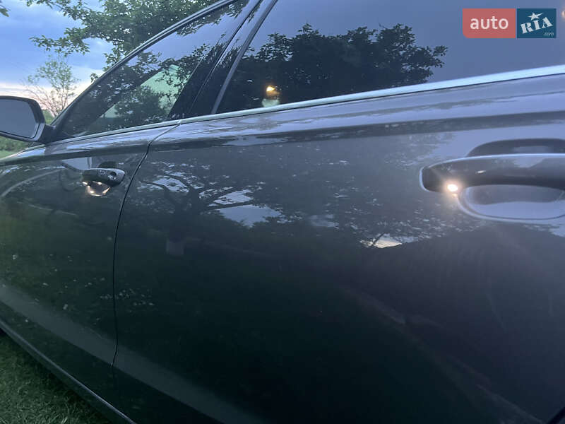 Седан Audi A6 2012 в Жовкве