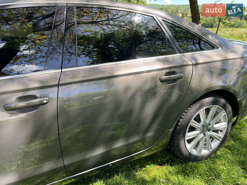 Седан Audi A6 2012 в Жовкве