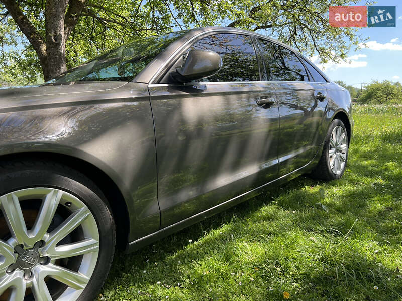Седан Audi A6 2012 в Жовкве