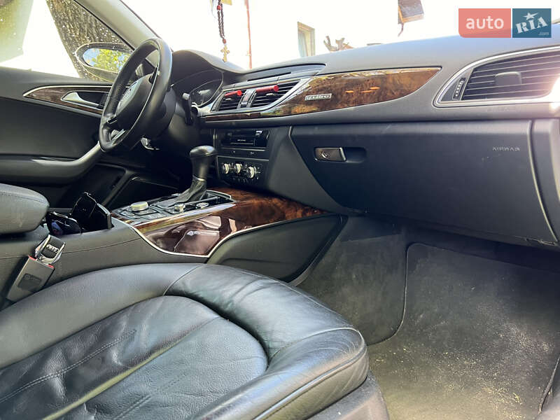 Седан Audi A6 2012 в Жовкве