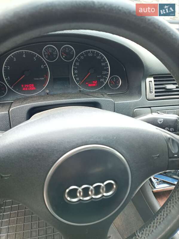 Седан Audi A6 2002 в Еланце