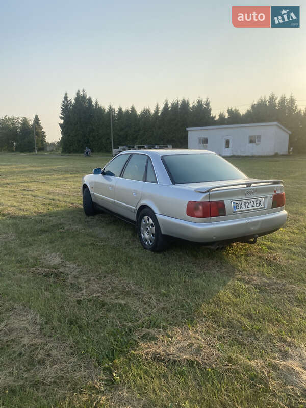 Седан Audi A6 1995 в Дубно