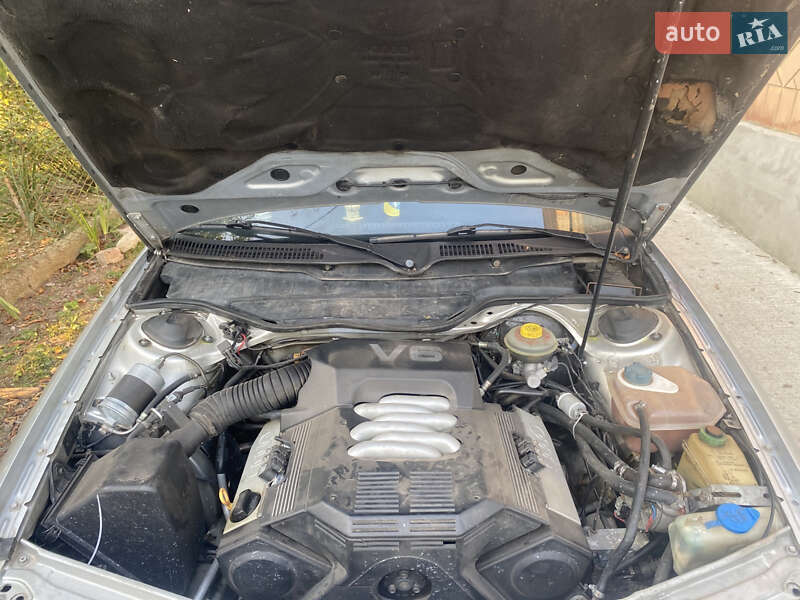 Седан Audi A6 1995 в Дубно