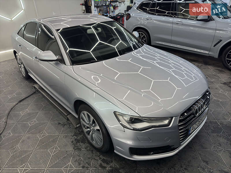 Седан Audi A6 2015 в 