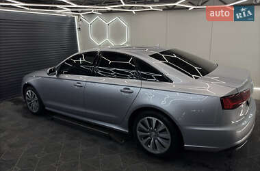 Седан Audi A6 2015 в 