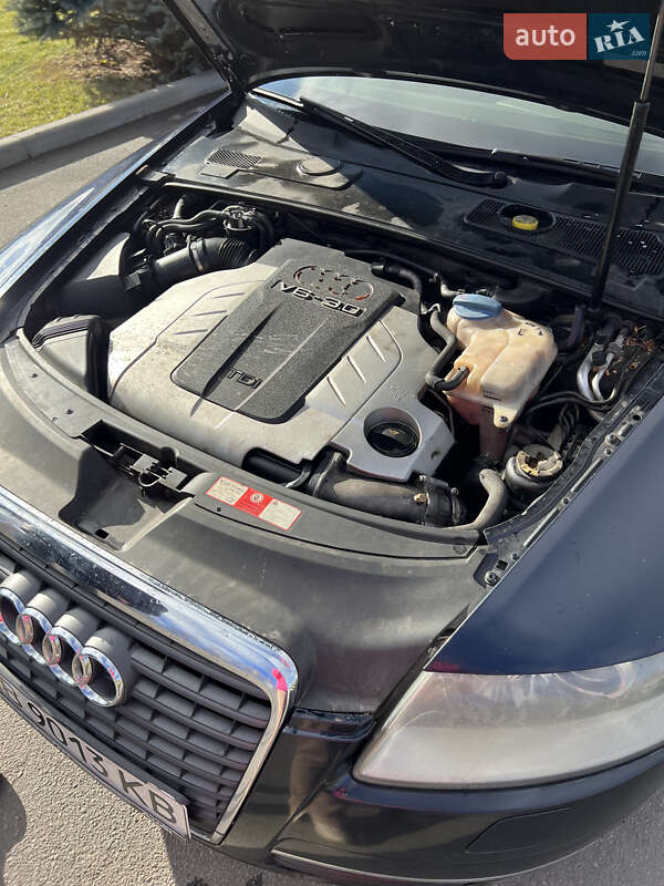 Седан Audi A6 2004 в Калиновке