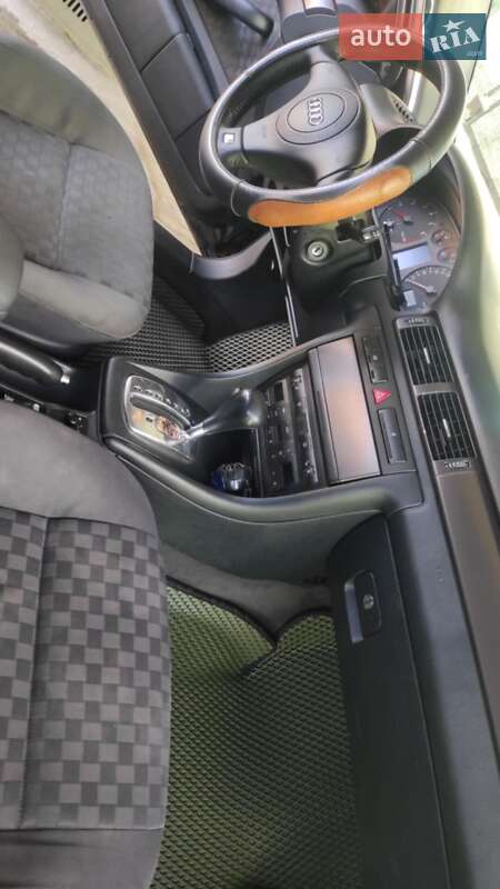 Седан Audi A6 1998 в Первомайске