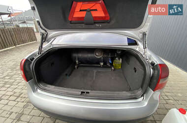 Седан Audi A6 1998 в 