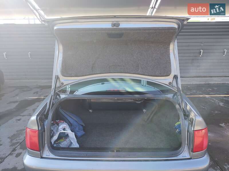 Седан Audi A6 1996 в Бердичеве