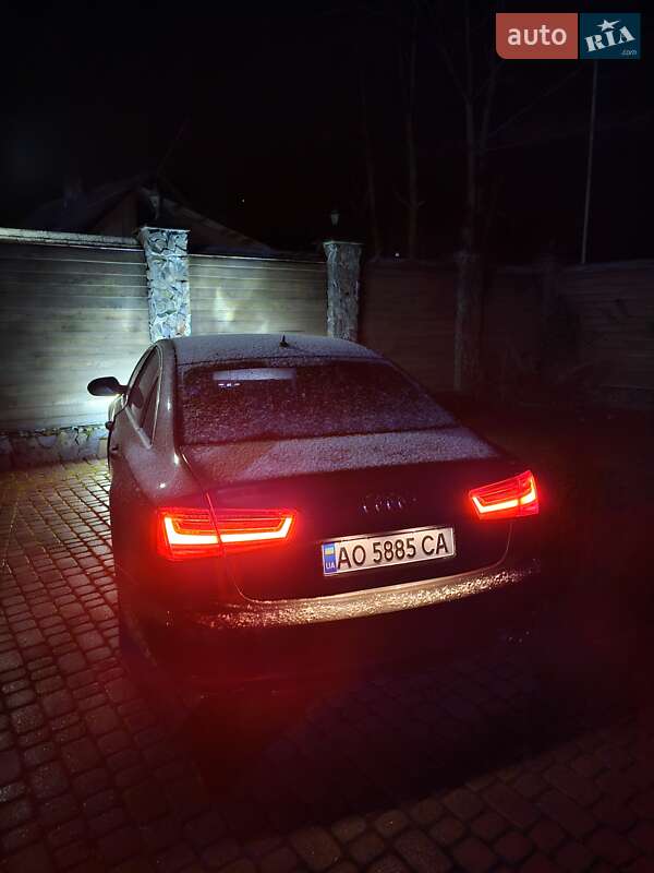 Седан Audi A6 2011 в Рахове