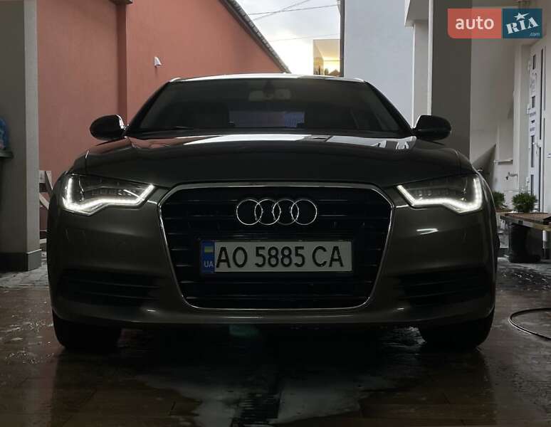 Седан Audi A6 2011 в Рахове