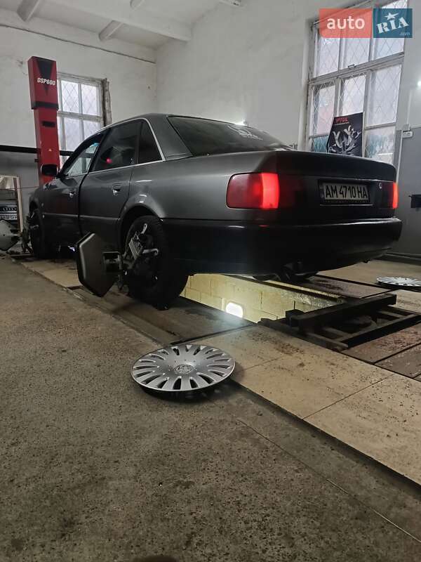 Седан Audi A6 1997 в Коростене