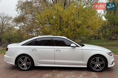 Седан Audi A6 2015 в 