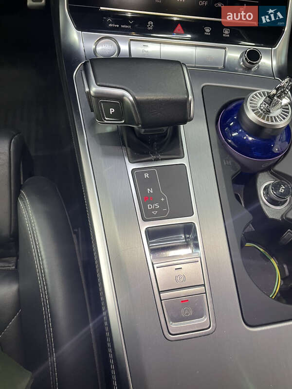 Седан Audi A6 2018 в Киеве