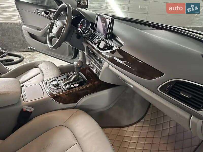 Седан Audi A6 2012 в Жовкве