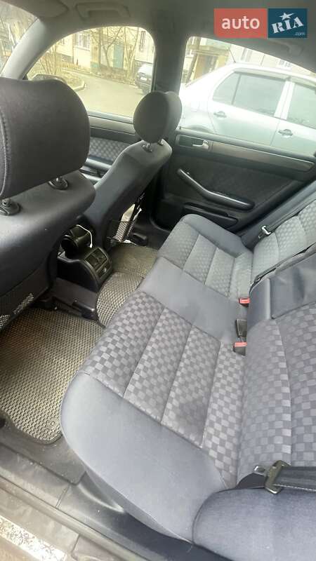 Седан Audi A6 2002 в Кривом Роге