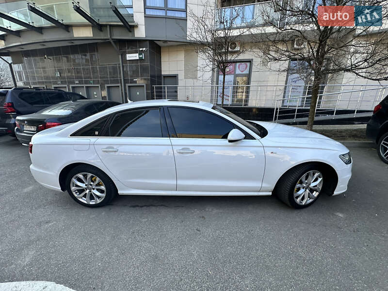 Седан Audi A6 2015 в Киеве