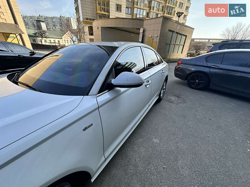 Седан Audi A6 2015 в Киеве