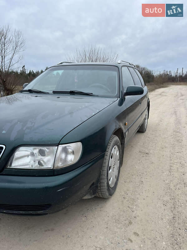 Універсал Audi A6 1996 в Новояворівську
