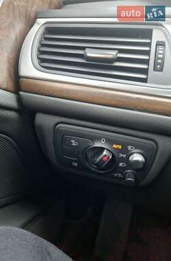 Седан Audi A6 2015 в 