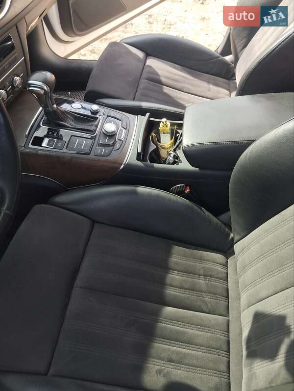 Седан Audi A6 2011 в Первомайске