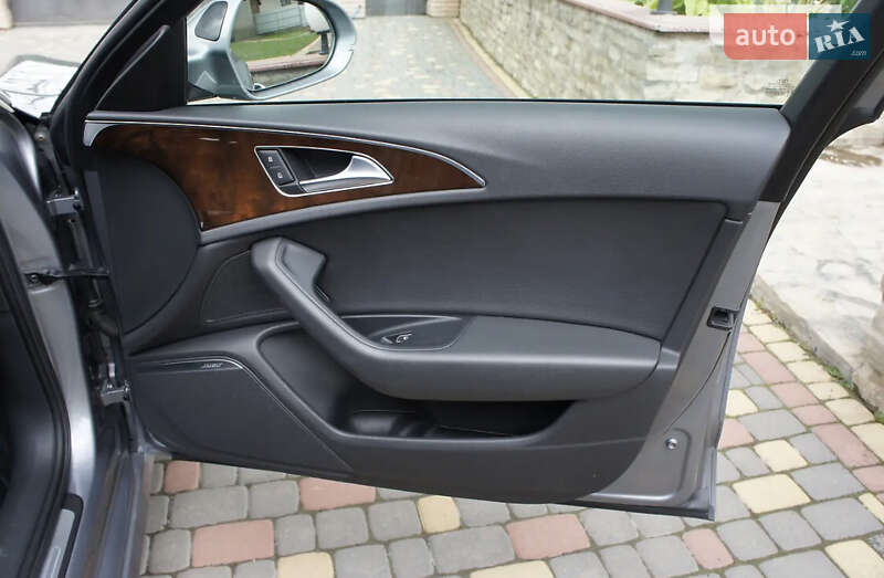 Седан Audi A6 2015 в Чернівцях