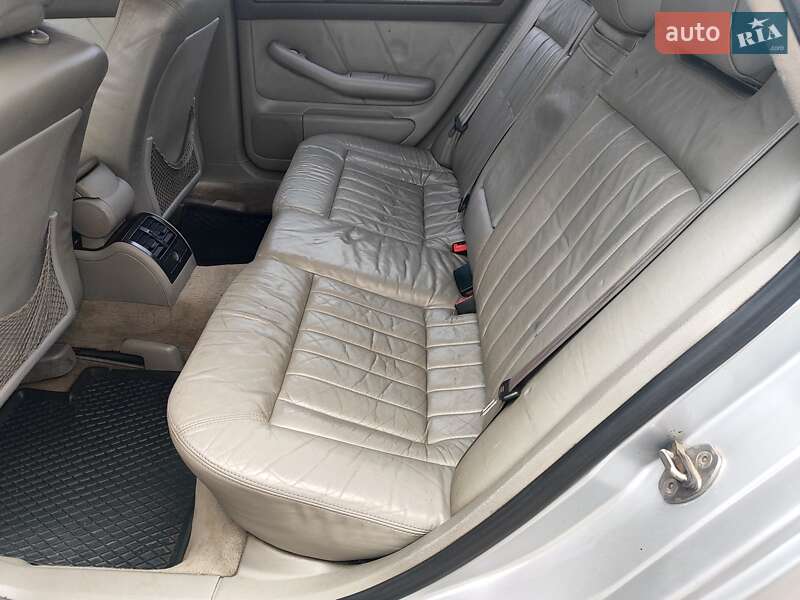 Седан Audi A6 2002 в Миргороді