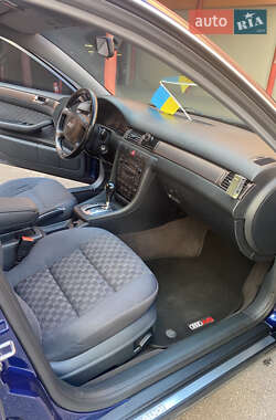 Универсал Audi A6 2001 в 