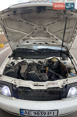Седан Audi A6 1994 в 
