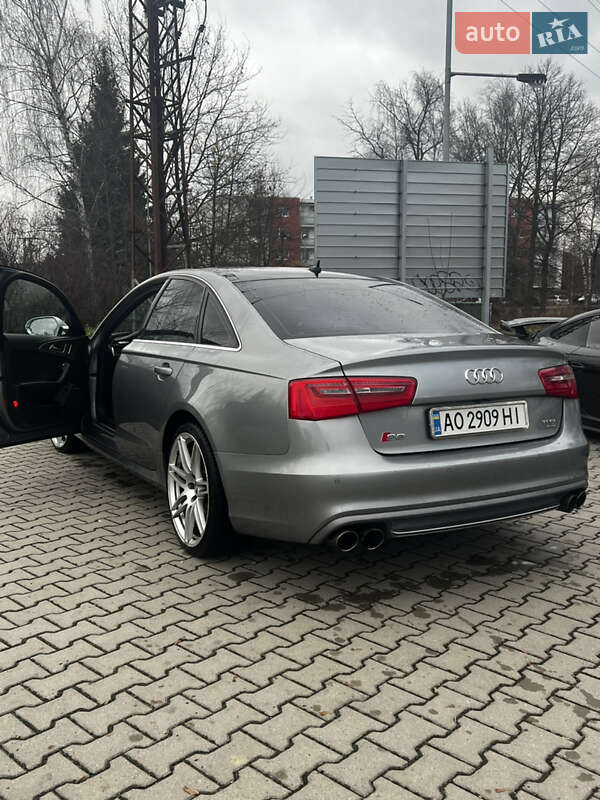 Седан Audi A6 2012 в 
