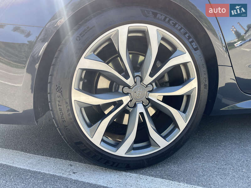 Седан Audi A6 2015 в Киеве