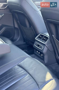Седан Audi A6 2019 в 
