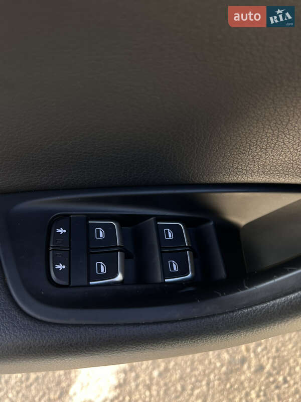 Седан Audi A6 2015 в Одессе