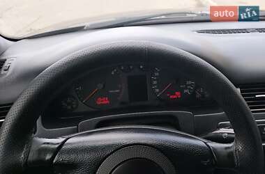 Седан Audi A6 2001 в 