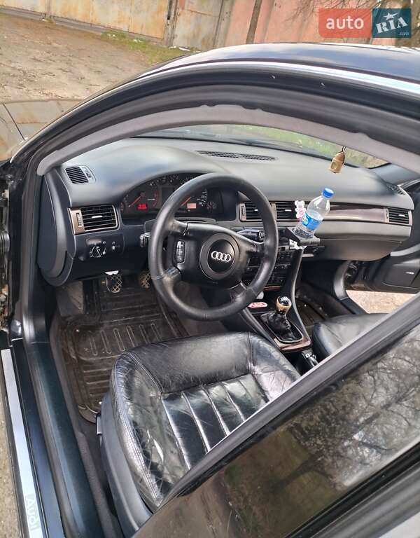 Седан Audi A6 2001 в Стрые