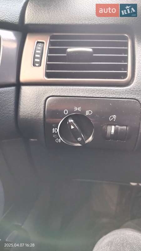 Седан Audi A6 2001 в Стрые
