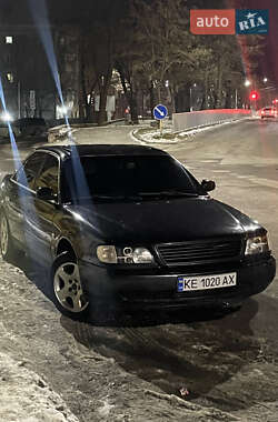 Седан Audi A6 1995 в Днепре