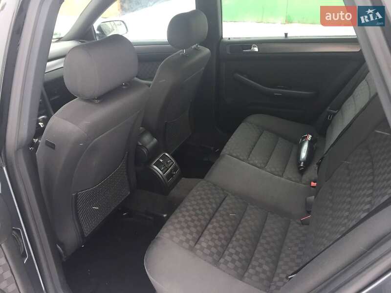 Универсал Audi A6 2003 в Новояворовске