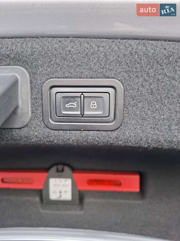 Седан Audi A6 2015 в Ужгороде