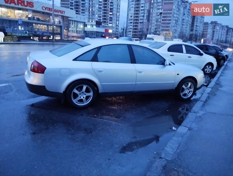 Седан Audi A6 2001 в 