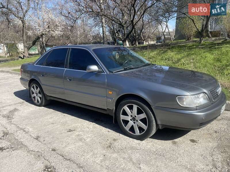 Седан Audi A6 1996 в Светловодске